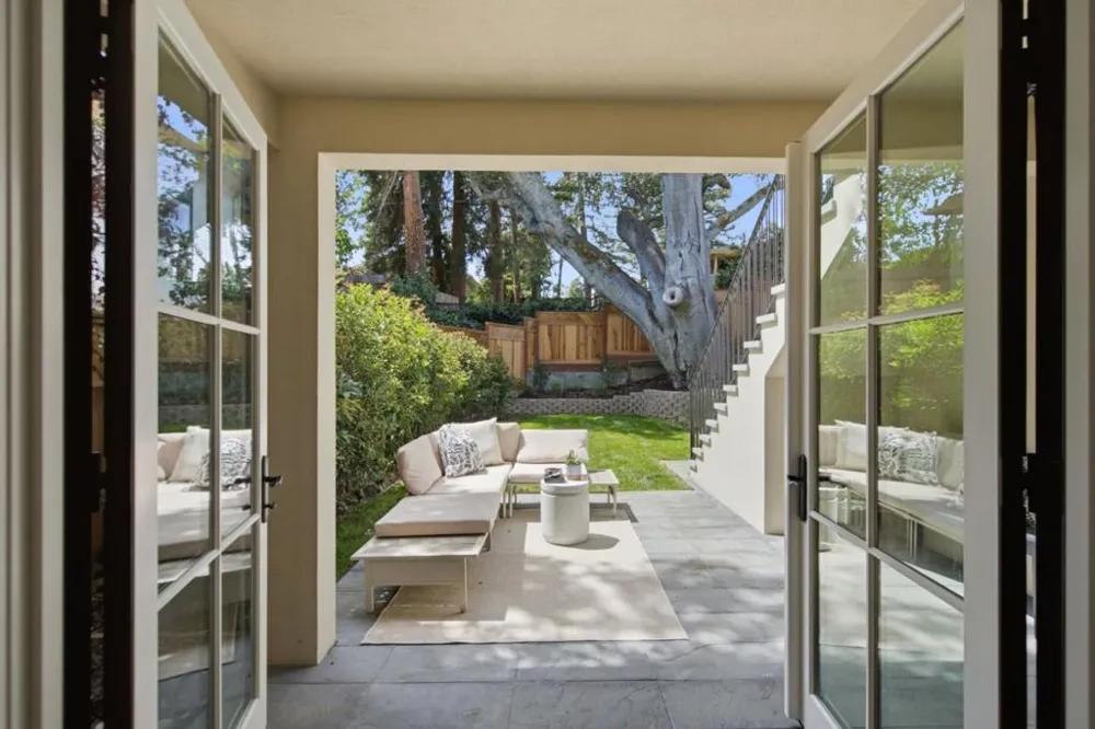 1033 Cortez Avenue Burlingame, CA 94010