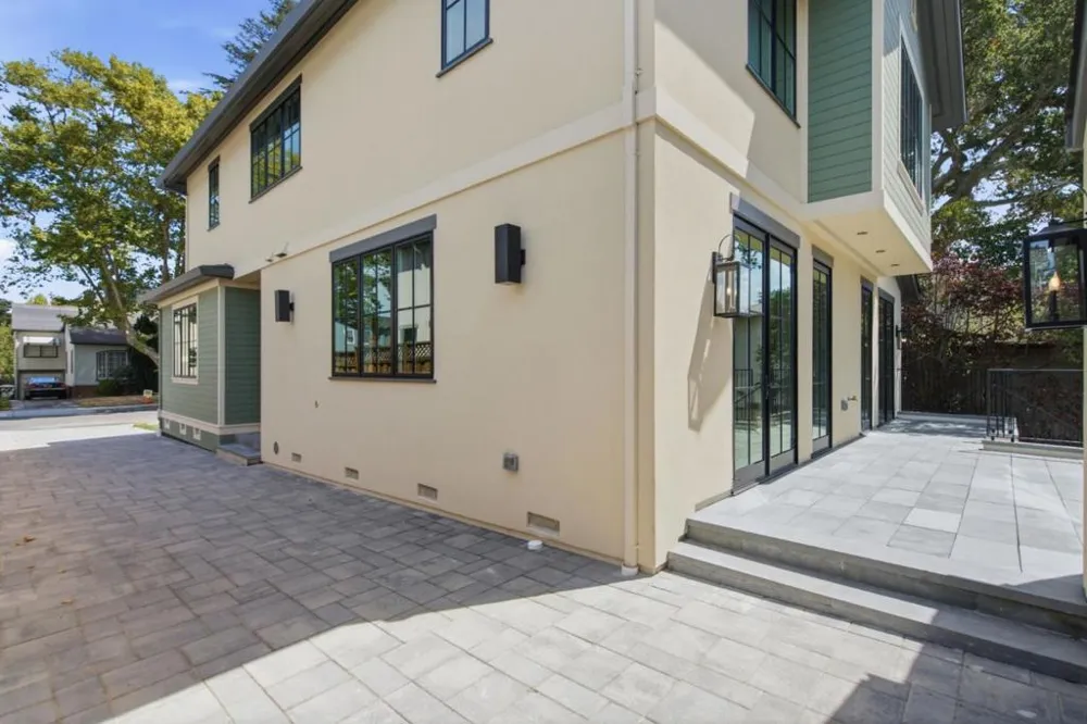 1033 Cortez Avenue Burlingame, CA 94010