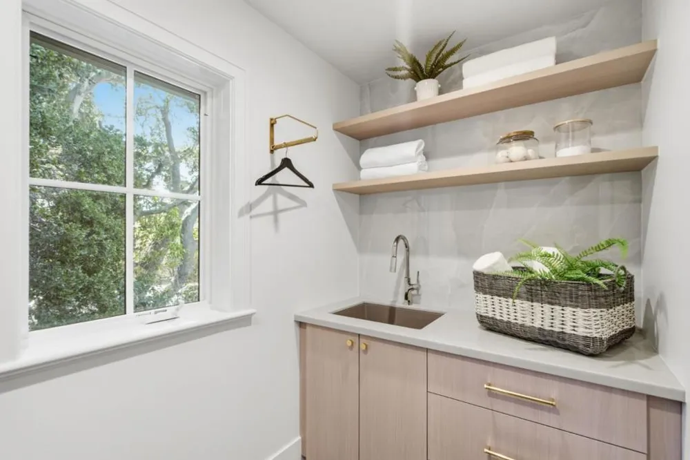1033 Cortez Avenue Burlingame, CA 94010