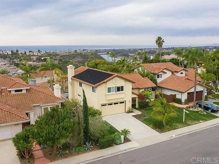 1588 Bella Vista Dr. Encinitas, CA 92024