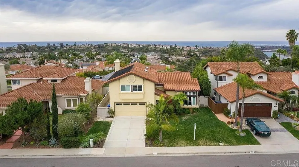 1588 Bella Vista Dr. Encinitas, CA 92024