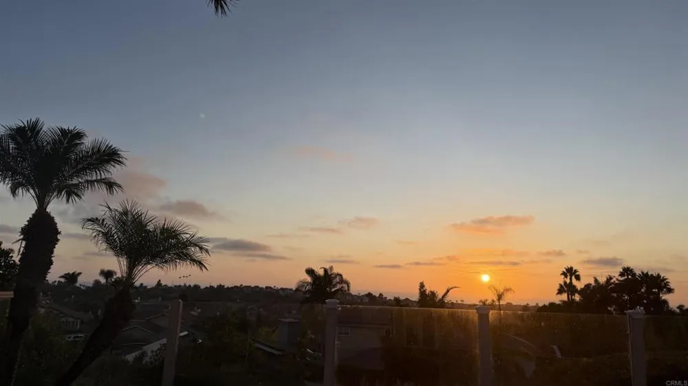 1588 Bella Vista Dr. Encinitas, CA 92024