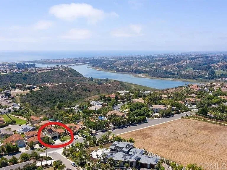 1588 Bella Vista Dr. Encinitas, CA 92024