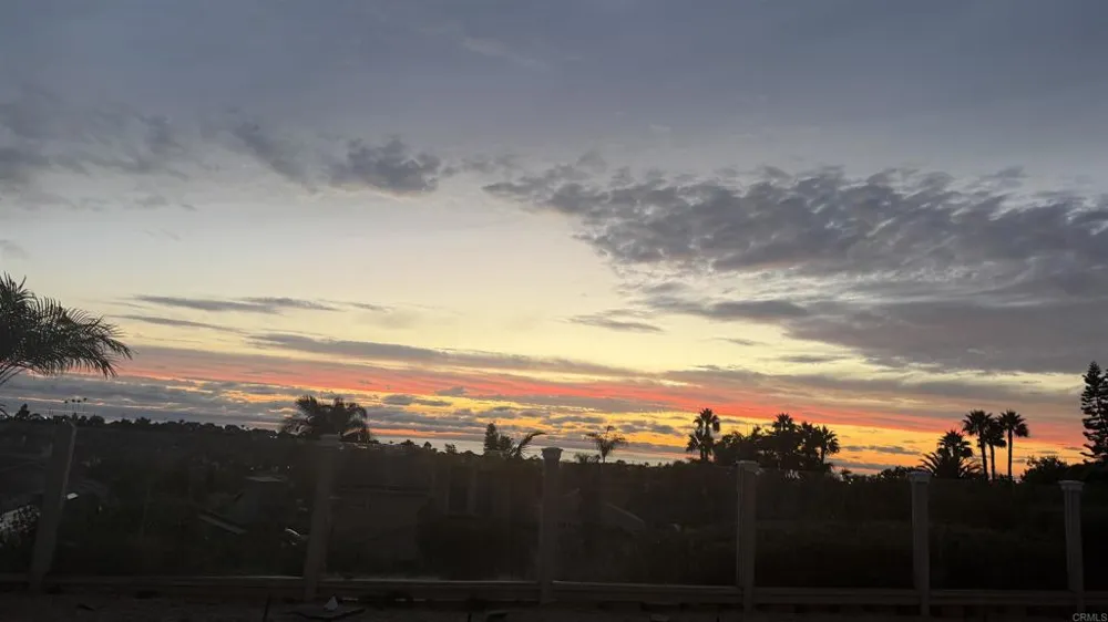 1588 Bella Vista Dr. Encinitas, CA 92024