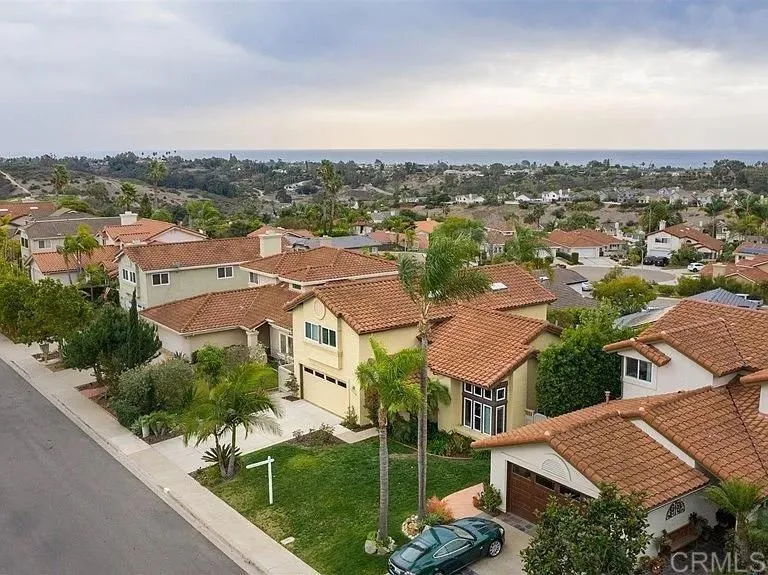 1588 Bella Vista Dr. Encinitas, CA 92024