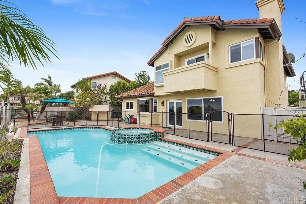 1588 Bella Vista Dr. Encinitas, CA 92024