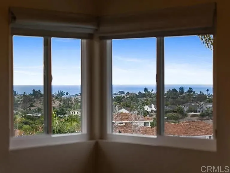 1588 Bella Vista Dr. Encinitas, CA 92024
