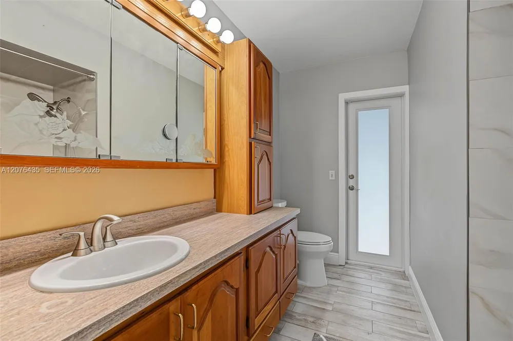 17721 SW 93rd Ave Palmetto Bay, FL 33157