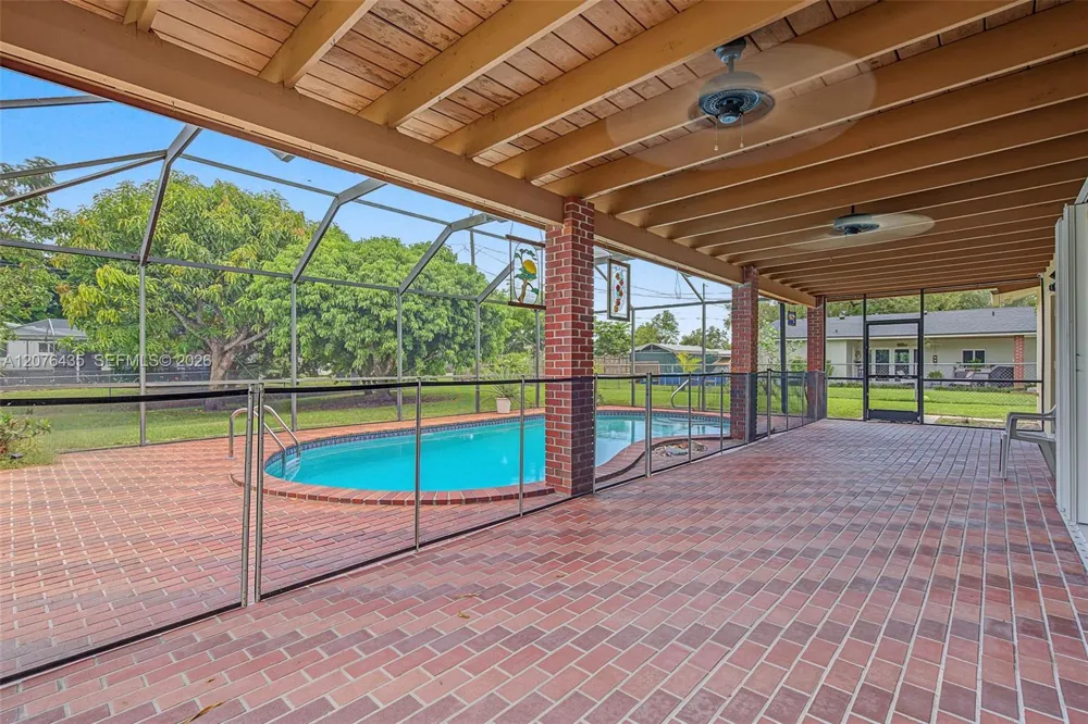 17721 SW 93rd Ave Palmetto Bay, FL 33157