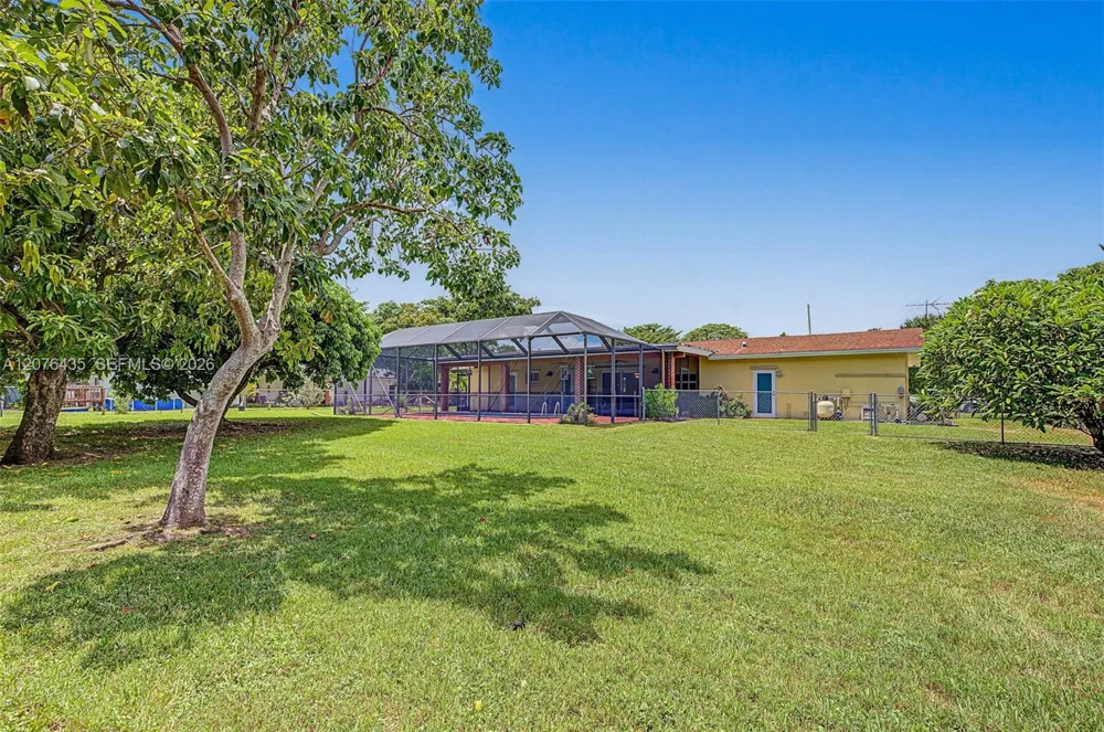 17721 SW 93rd Ave Palmetto Bay, FL 33157
