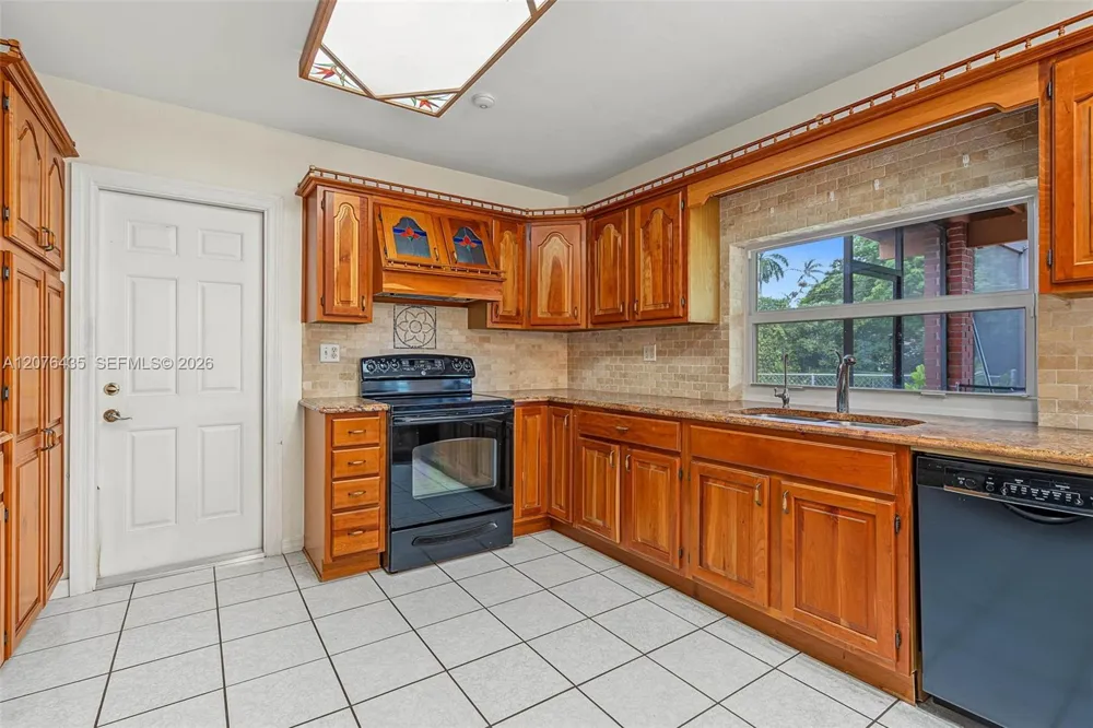 17721 SW 93rd Ave Palmetto Bay, FL 33157