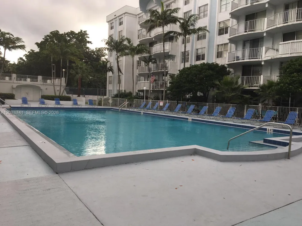 496 NW 165th St Rd #D-310 Miami, FL 33169