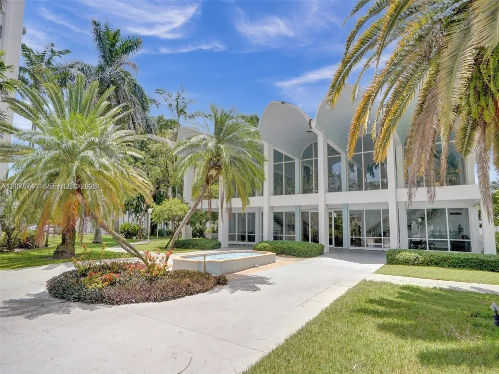 496 NW 165th St Rd #D-310 Miami, FL 33169