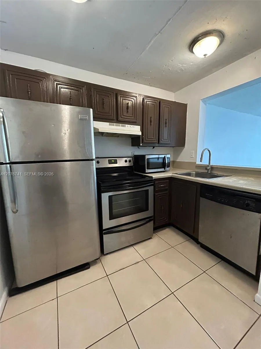 496 NW 165th St Rd #D-310 Miami, FL 33169