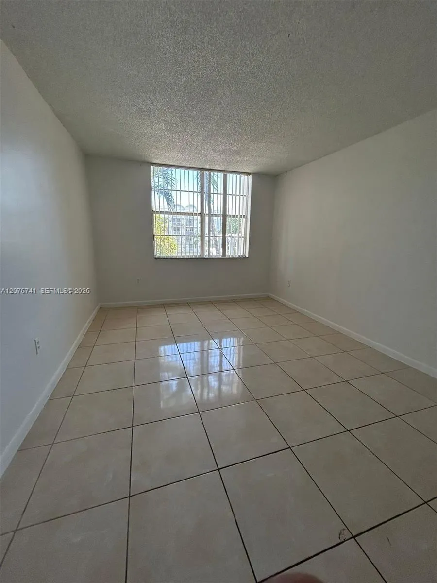 496 NW 165th St Rd #D-310 Miami, FL 33169
