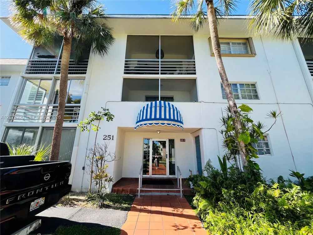 251 Galen Dr #101E Key Biscayne, FL 33149