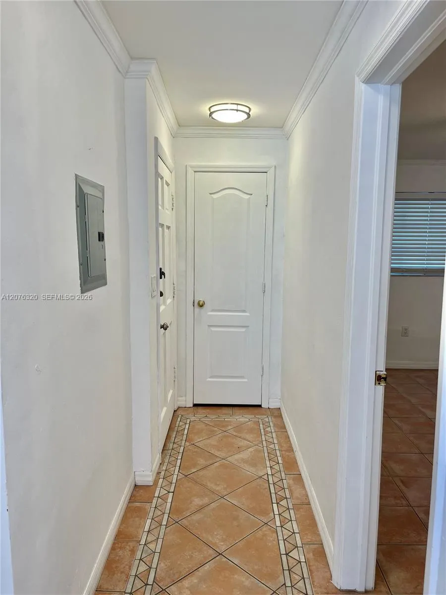 251 Galen Dr #101E Key Biscayne, FL 33149