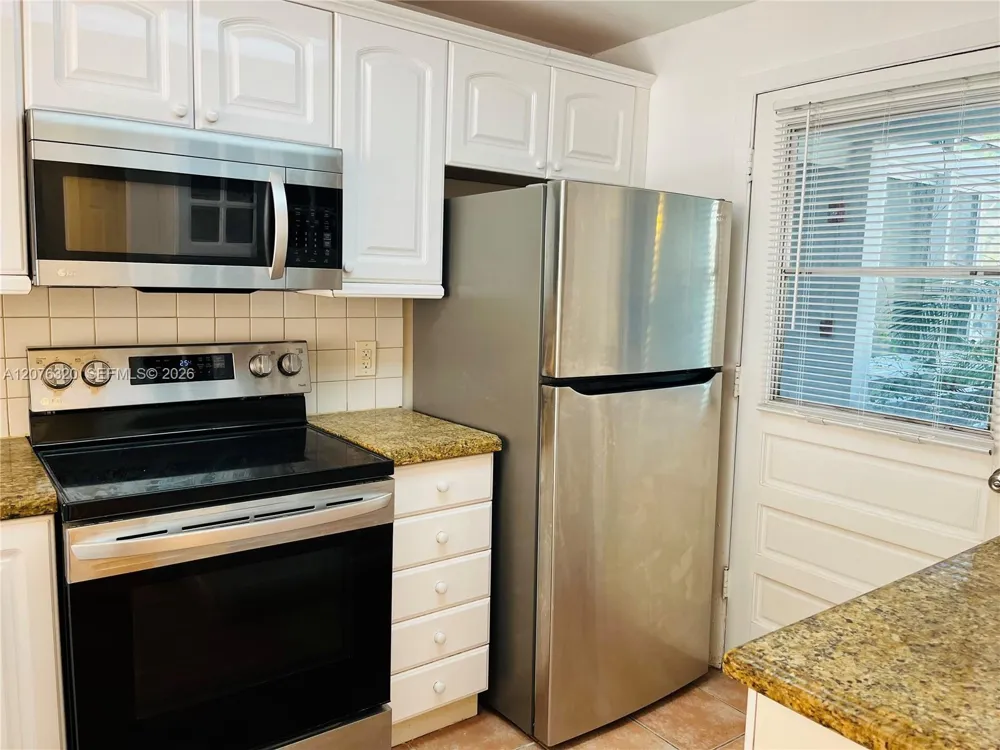 251 Galen Dr #101E Key Biscayne, FL 33149