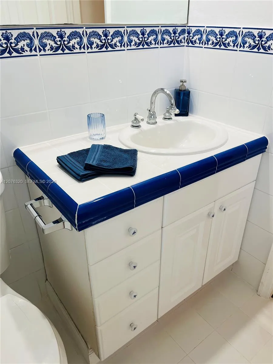 251 Galen Dr #101E Key Biscayne, FL 33149