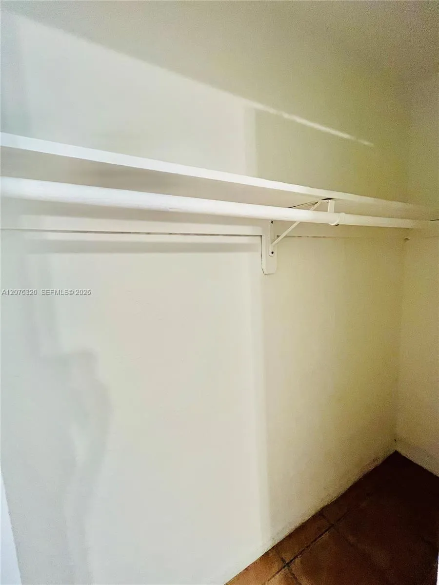251 Galen Dr #101E Key Biscayne, FL 33149