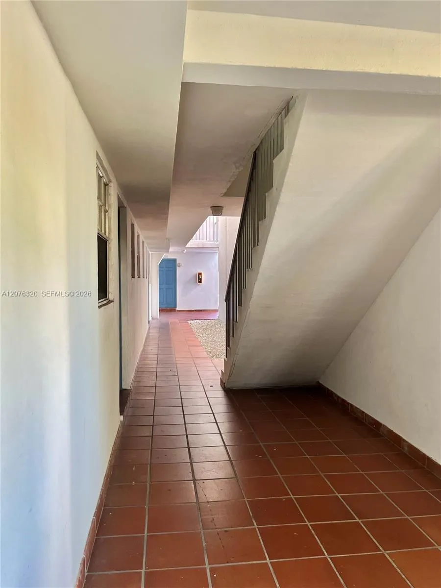 251 Galen Dr #101E Key Biscayne, FL 33149
