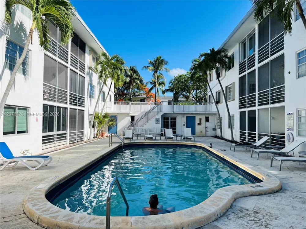 251 Galen Dr #101E Key Biscayne, FL 33149