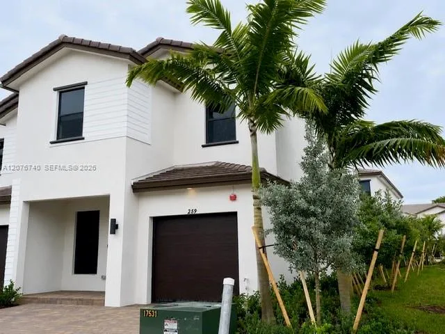 269 SW 159th Ct Pembroke Pines, FL 33027