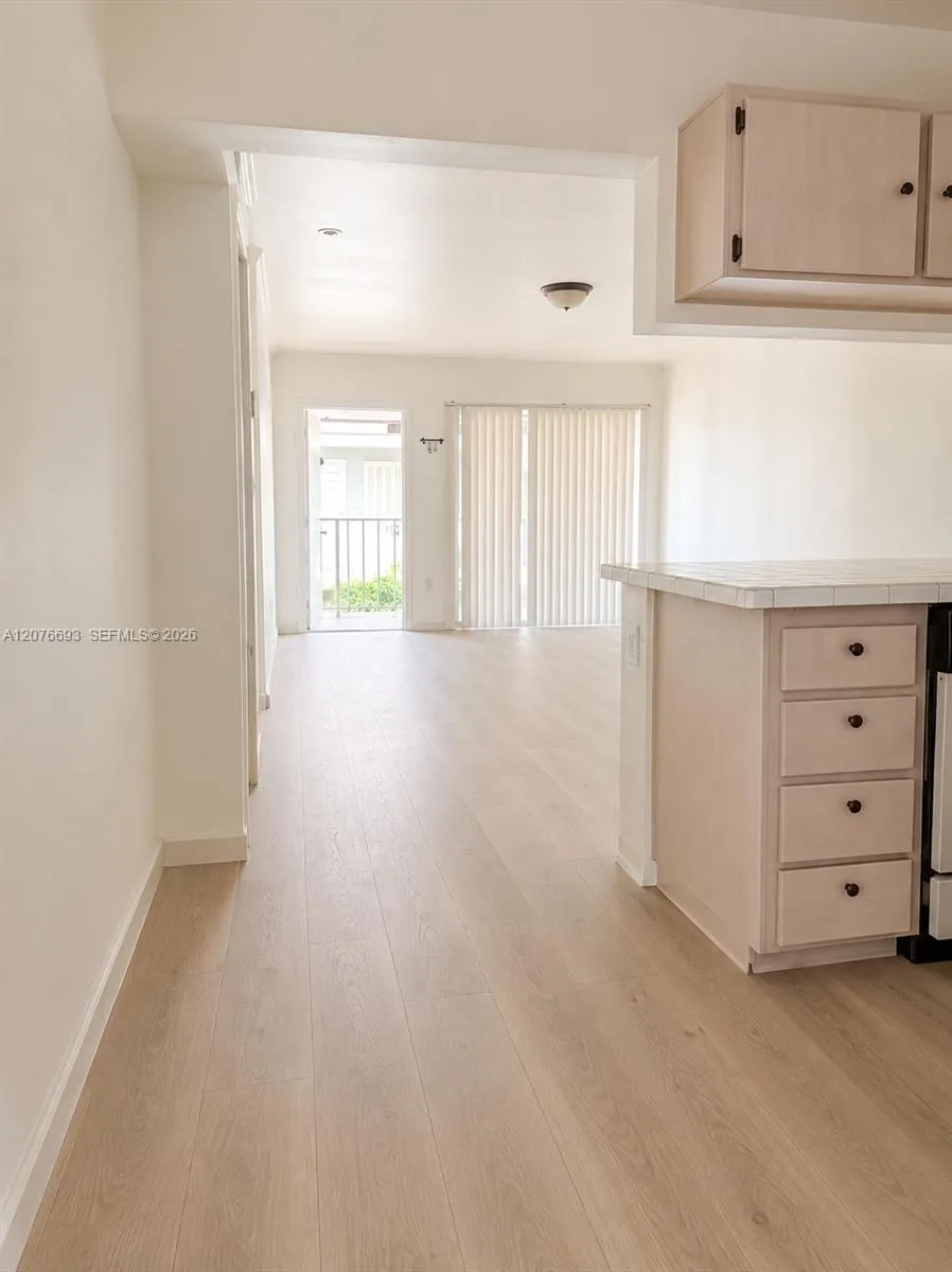 15401 SW 81st Cir Ln #16 Miami, FL 33193