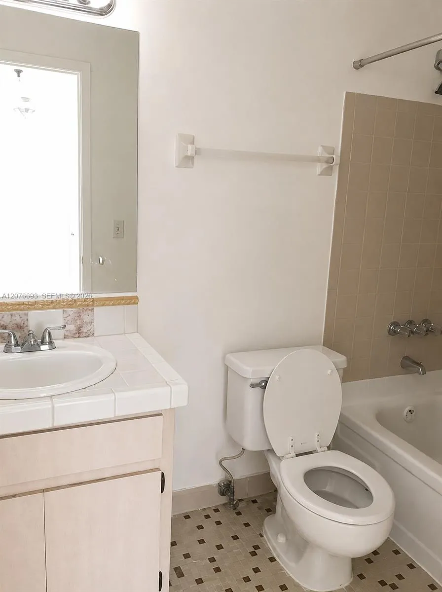 15401 SW 81st Cir Ln #16 Miami, FL 33193