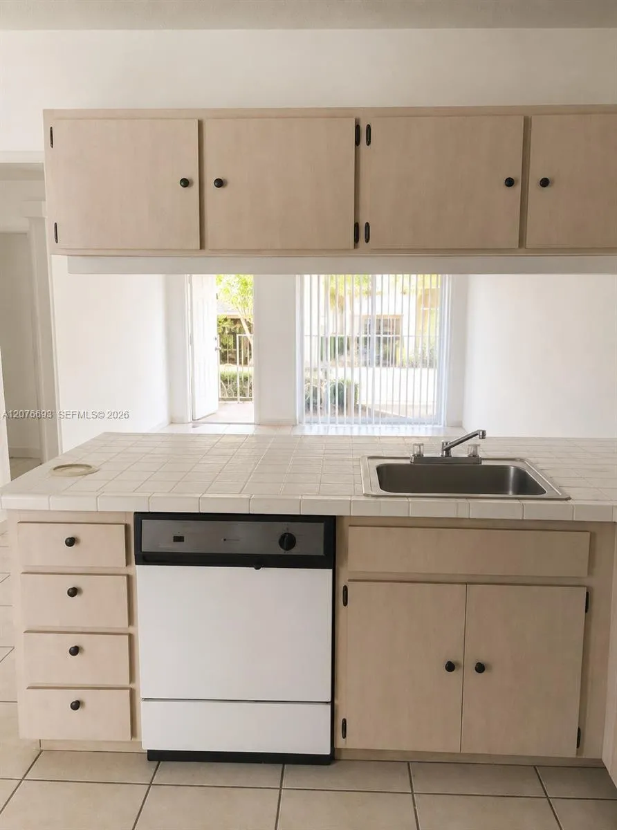 15401 SW 81st Cir Ln #16 Miami, FL 33193