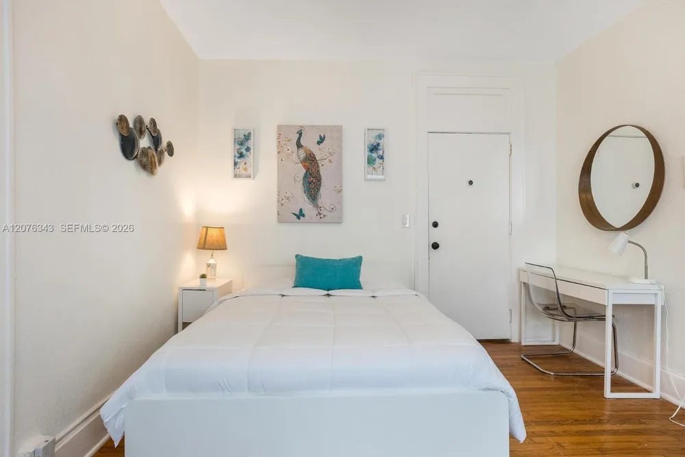 124 Mendoza Ave #4 Coral Gables, FL 33134