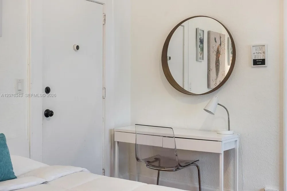 124 Mendoza Ave #4 Coral Gables, FL 33134