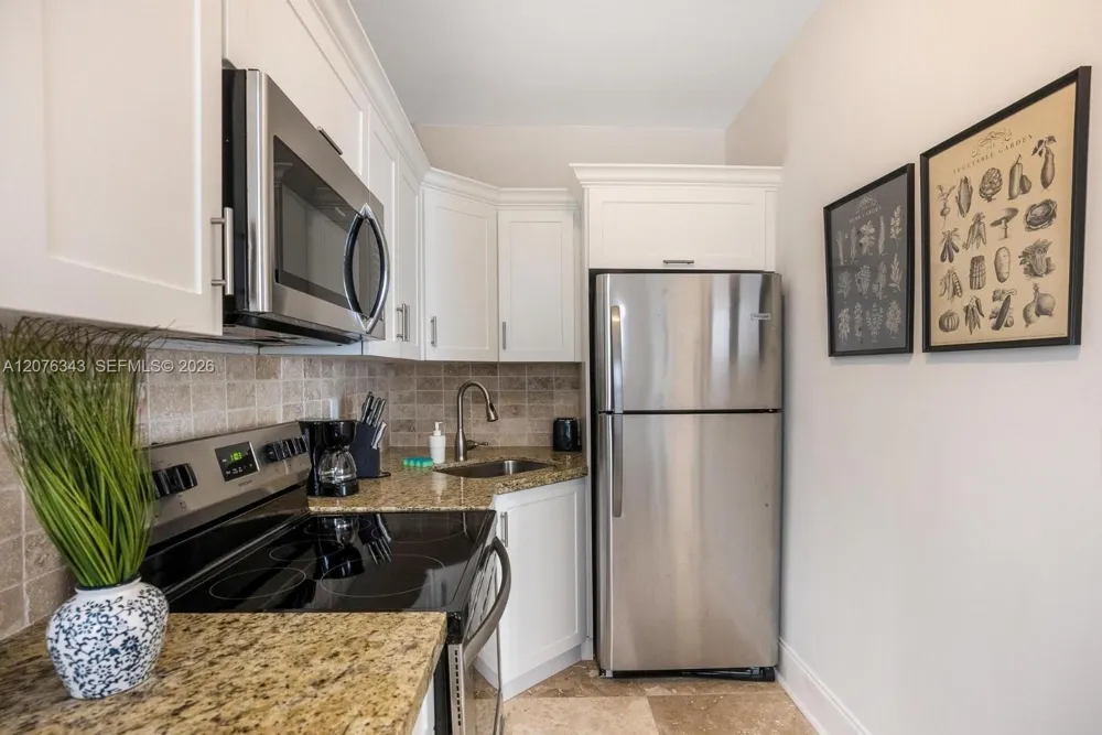 124 Mendoza Ave #4 Coral Gables, FL 33134