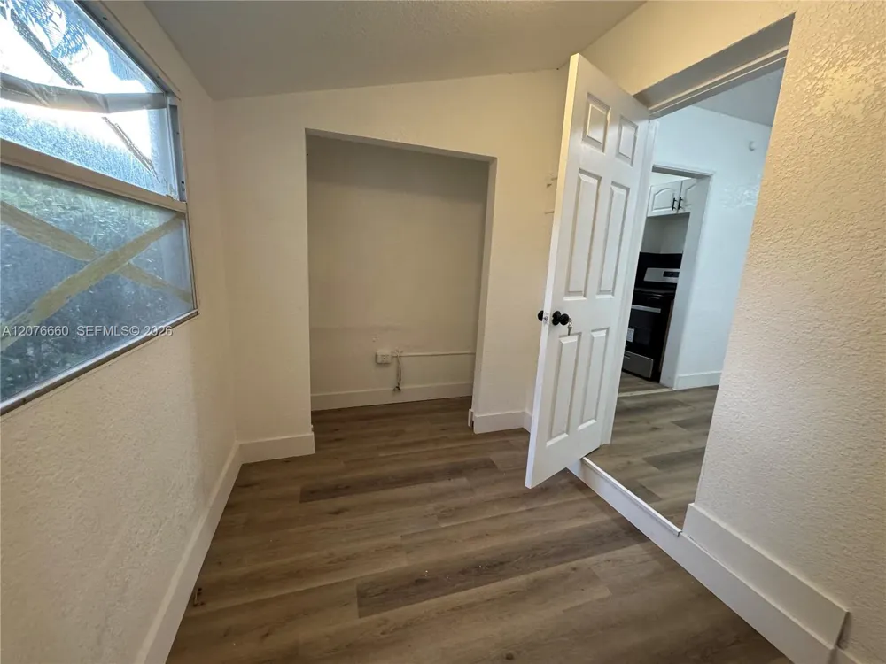 748 NE 127th St North Miami, FL 33161