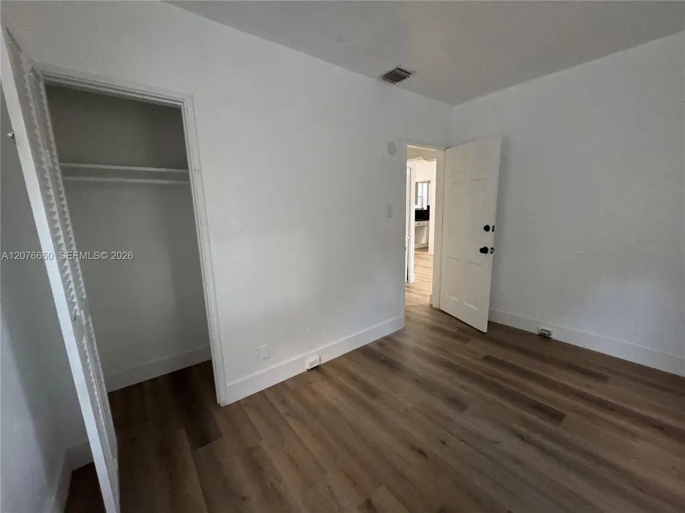 748 NE 127th St North Miami, FL 33161