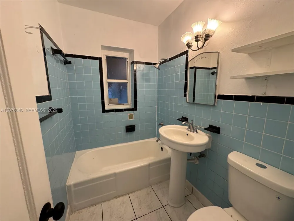 748 NE 127th St North Miami, FL 33161
