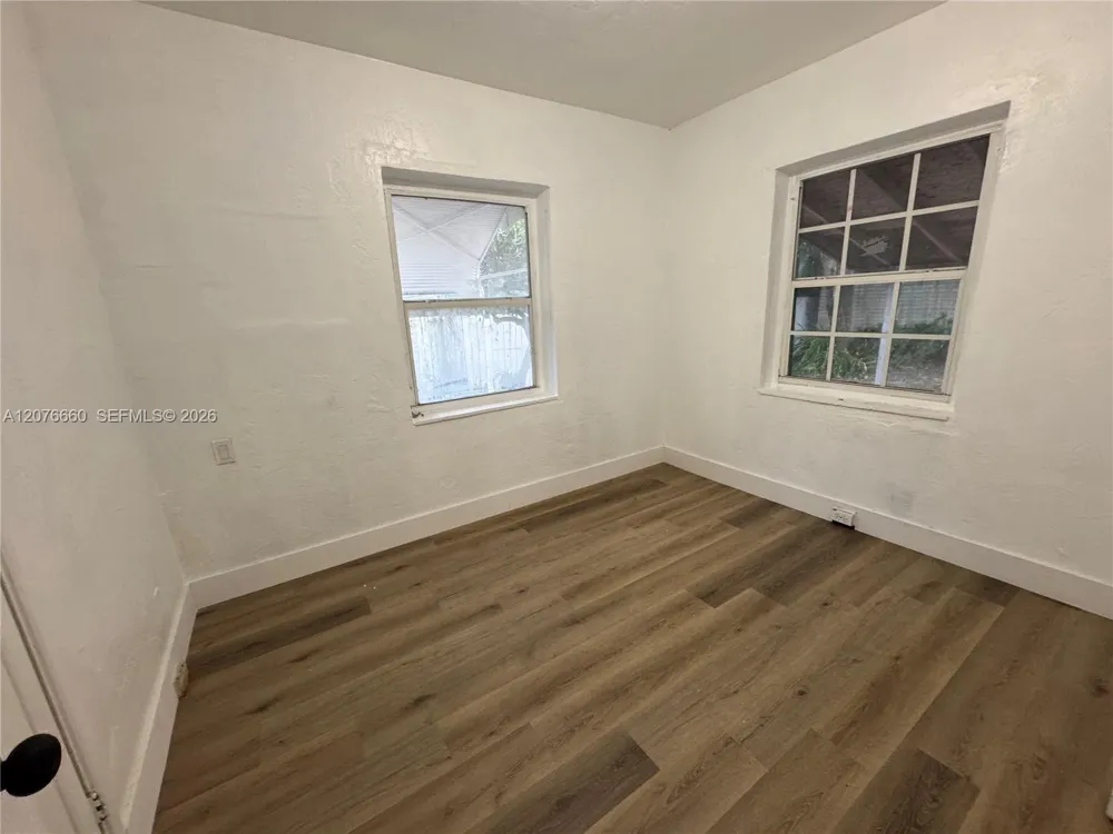 748 NE 127th St North Miami, FL 33161