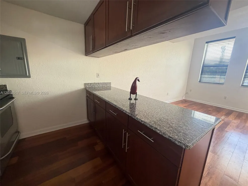 8950 SW 69th Ct #220 Pinecrest, FL 33156