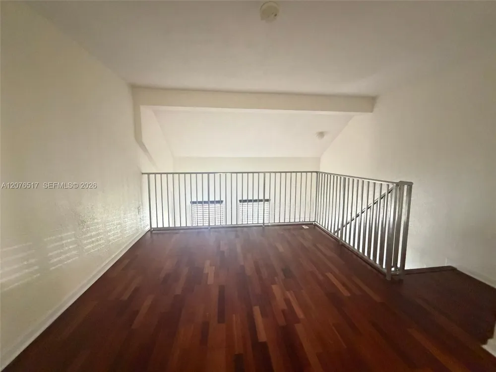 8950 SW 69th Ct #220 Pinecrest, FL 33156