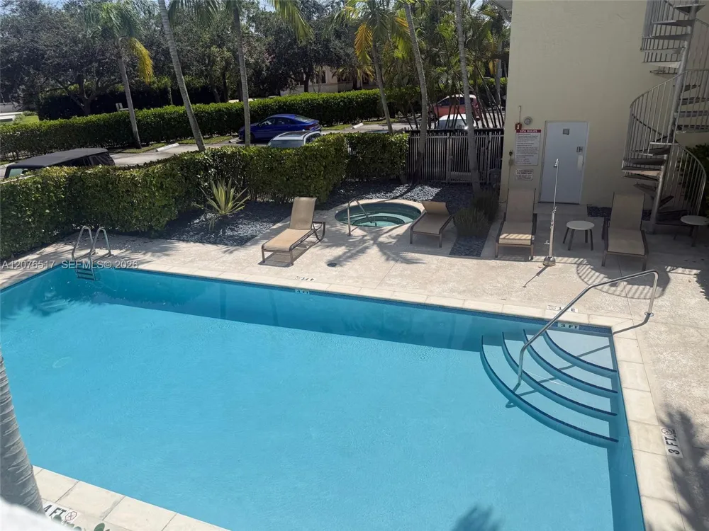 8950 SW 69th Ct #220 Pinecrest, FL 33156
