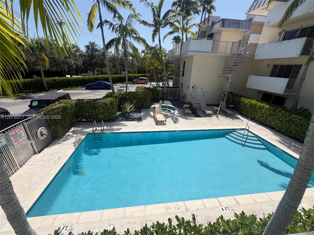 8950 SW 69th Ct #220 Pinecrest, FL 33156