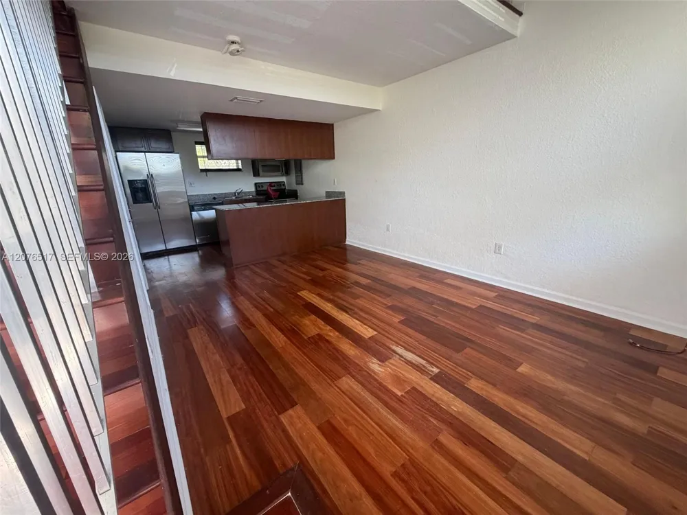 8950 SW 69th Ct #220 Pinecrest, FL 33156