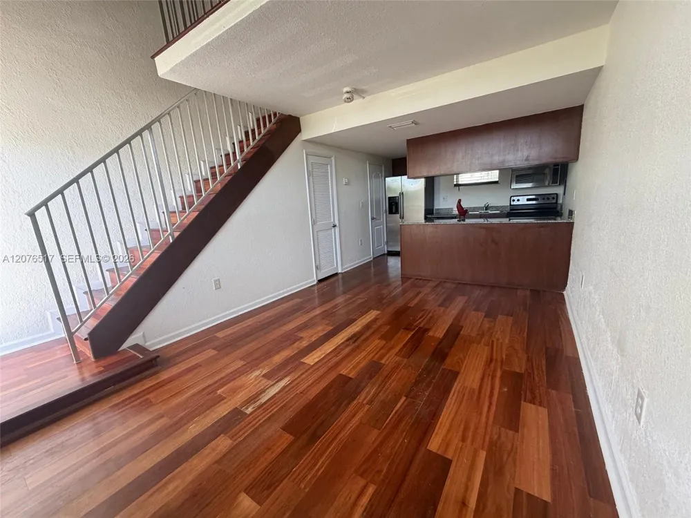 8950 SW 69th Ct #220 Pinecrest, FL 33156