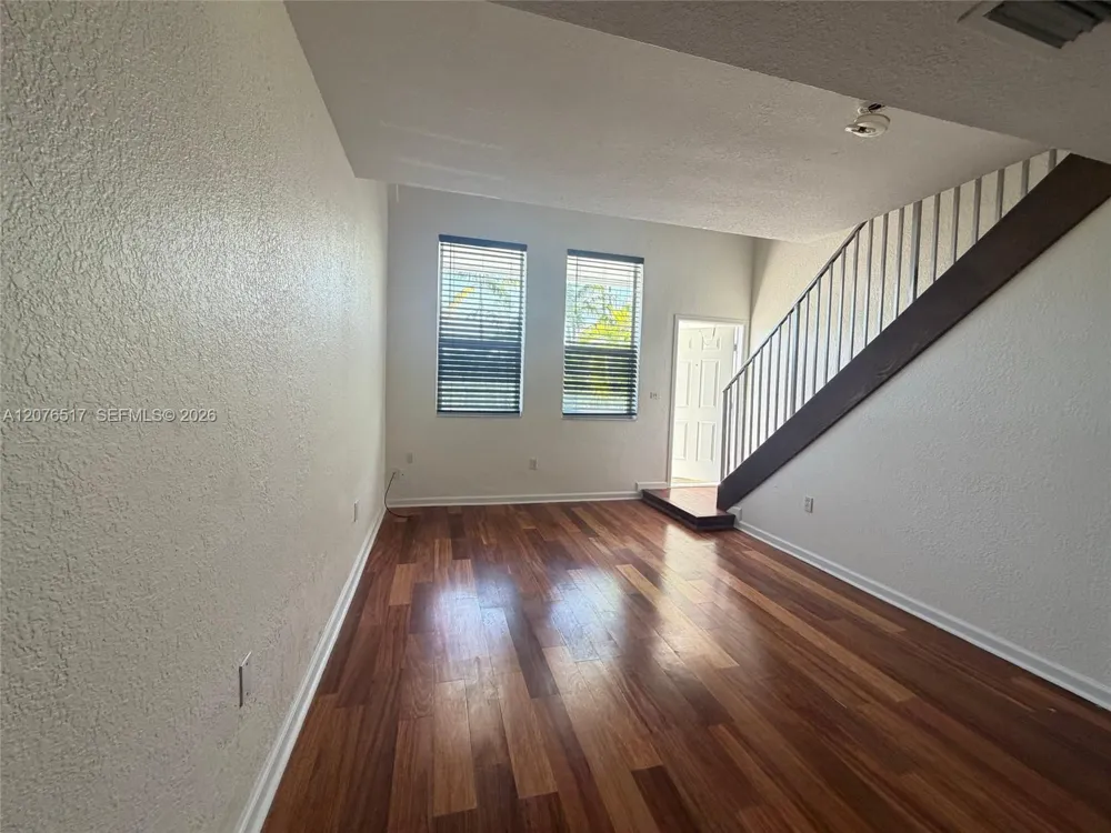 8950 SW 69th Ct #220 Pinecrest, FL 33156