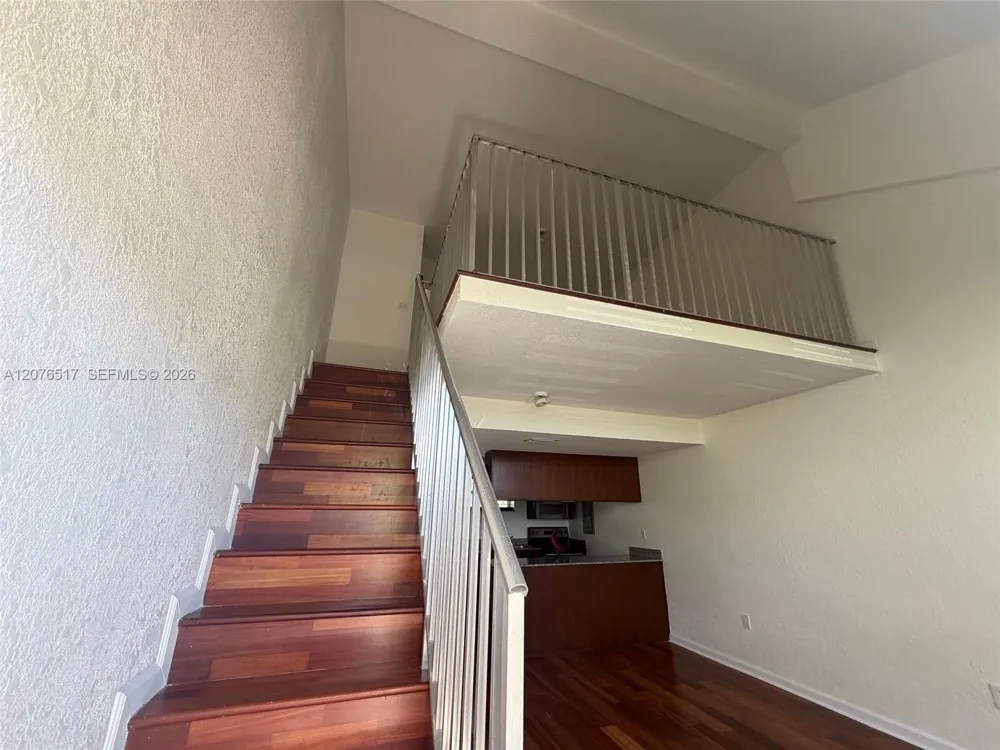 8950 SW 69th Ct #220 Pinecrest, FL 33156