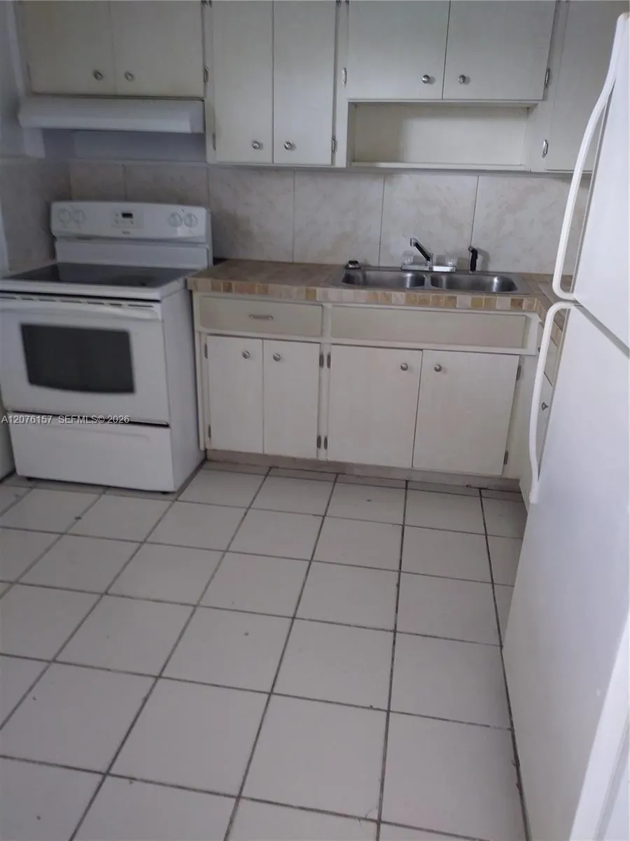 9760 SW 184th St #9A Cutler Bay, FL 33157