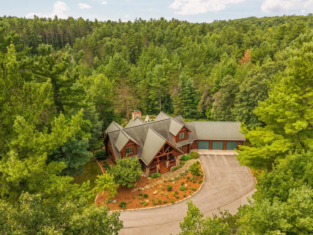 8787 Wheeler Pines Drive Whitewater Township, MI 49690