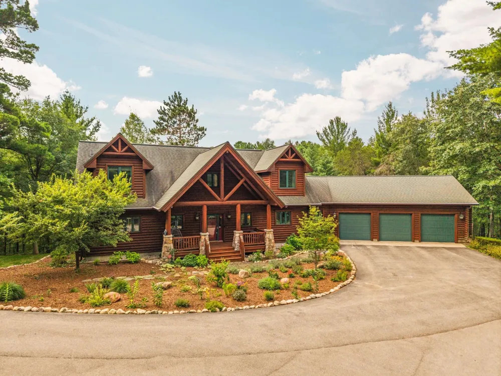 8787 Wheeler Pines Drive Whitewater Township, MI 49690