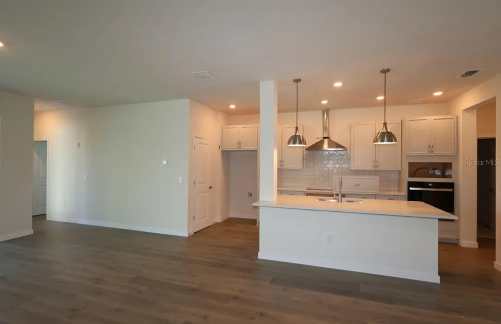 5166 CREEK SAND DRIVE Apollo Beach, FL 33572