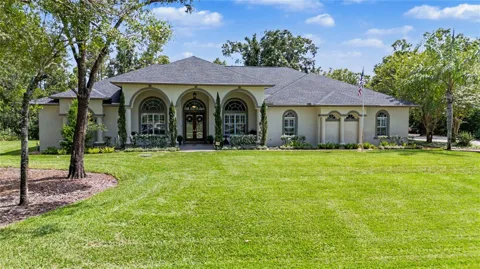906 LAKE SAPPHIRE LANE